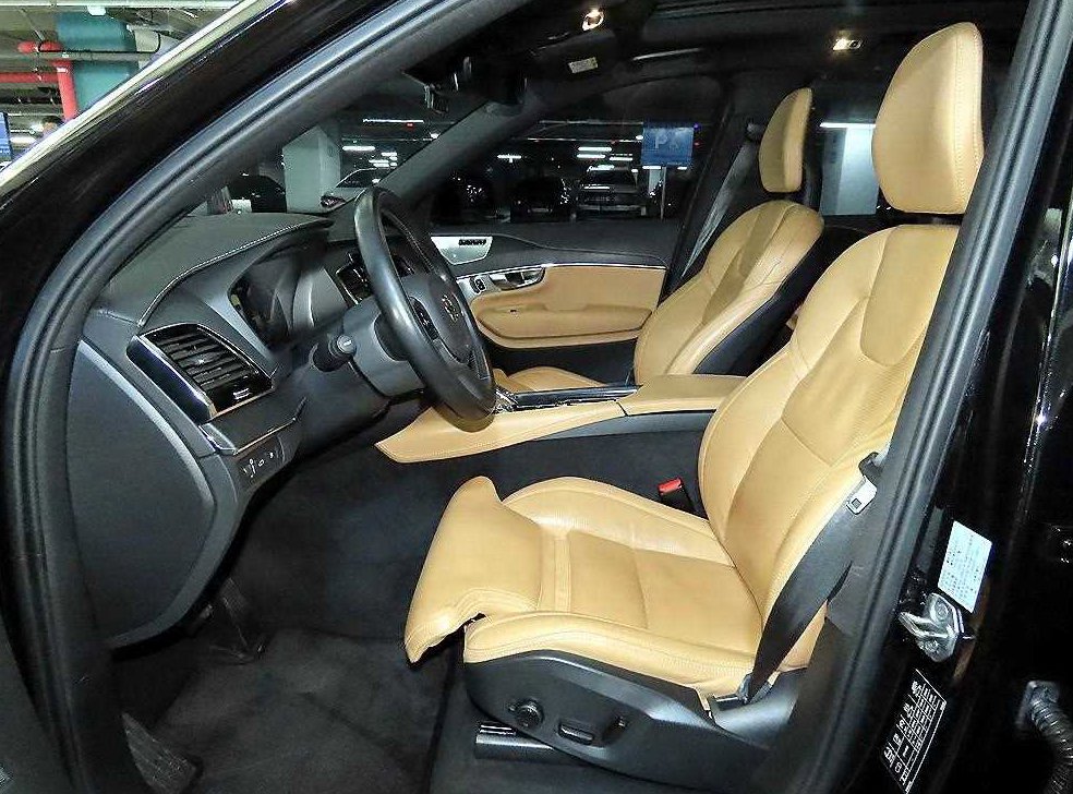 볼보 XC90 2.0 T8 AWD 사진 6