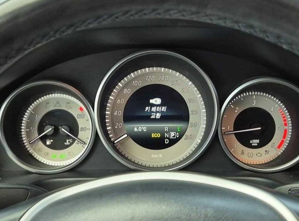 벤츠 E 클래스 E250 CDI 4MATIC 사진 6