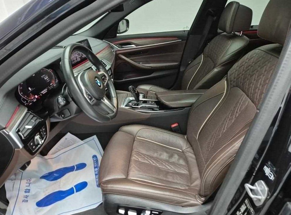 BMW 5시리즈 530i M 스포츠 플러스 사진 11