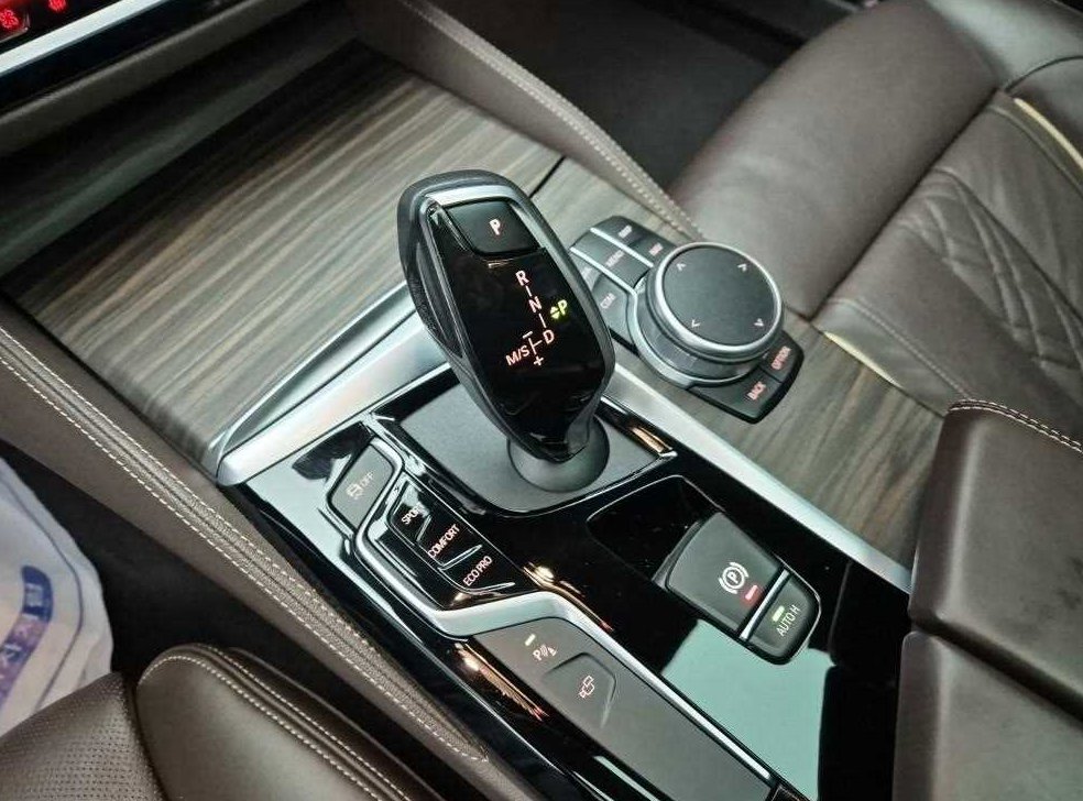 BMW 5시리즈 530i M 스포츠 플러스 사진 8