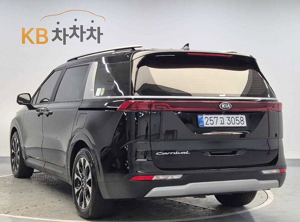 기아 카니발 디젤 9인승 프레스티지 사진 2