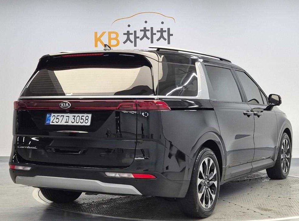 기아 카니발 디젤 9인승 프레스티지 사진 3