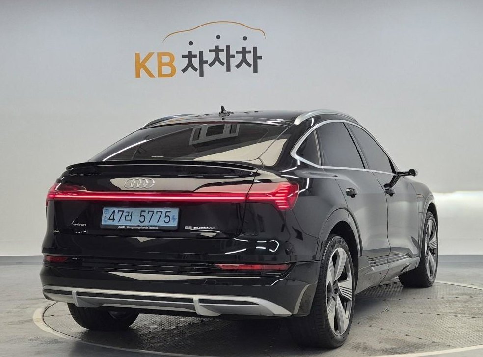 아우디 e-트론 55 콰트로 스포트백 사진 4