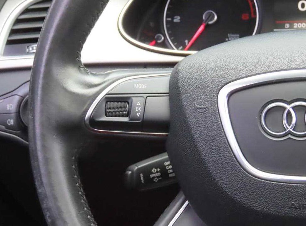 아우디 A4 2.0 TDI 사진 10