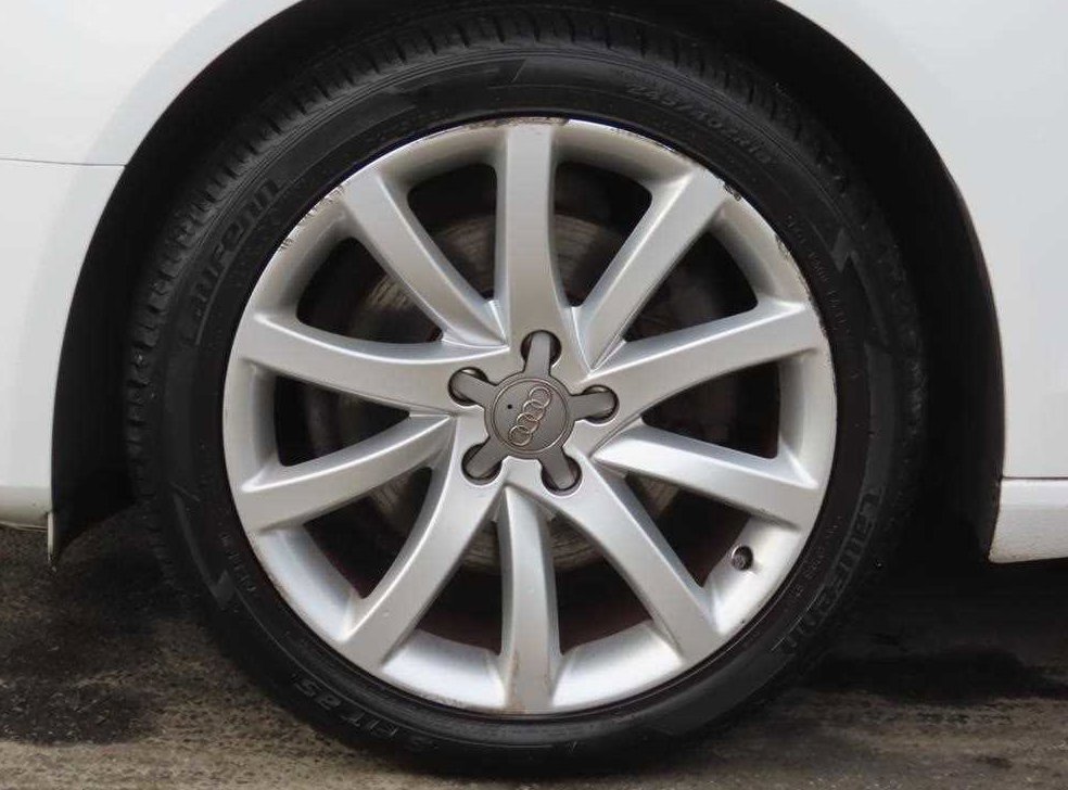 아우디 A4 2.0 TDI 사진 20