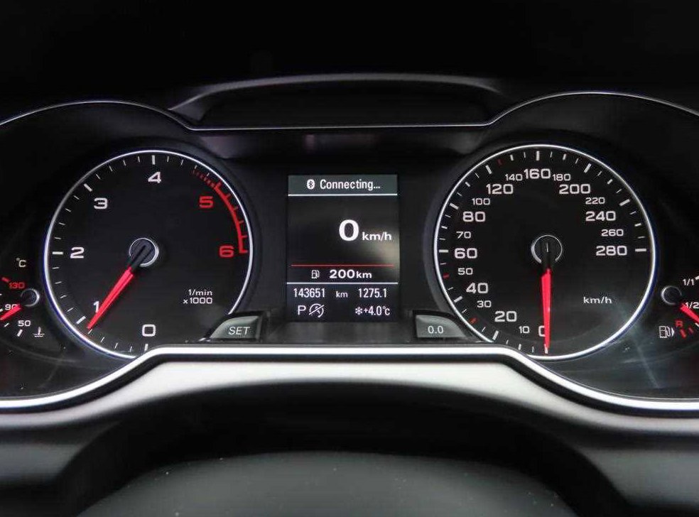 아우디 A4 2.0 TDI 사진 8
