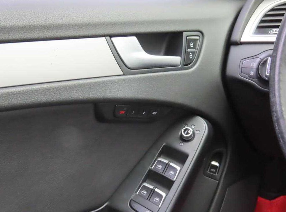 아우디 A4 2.0 TDI 사진 9
