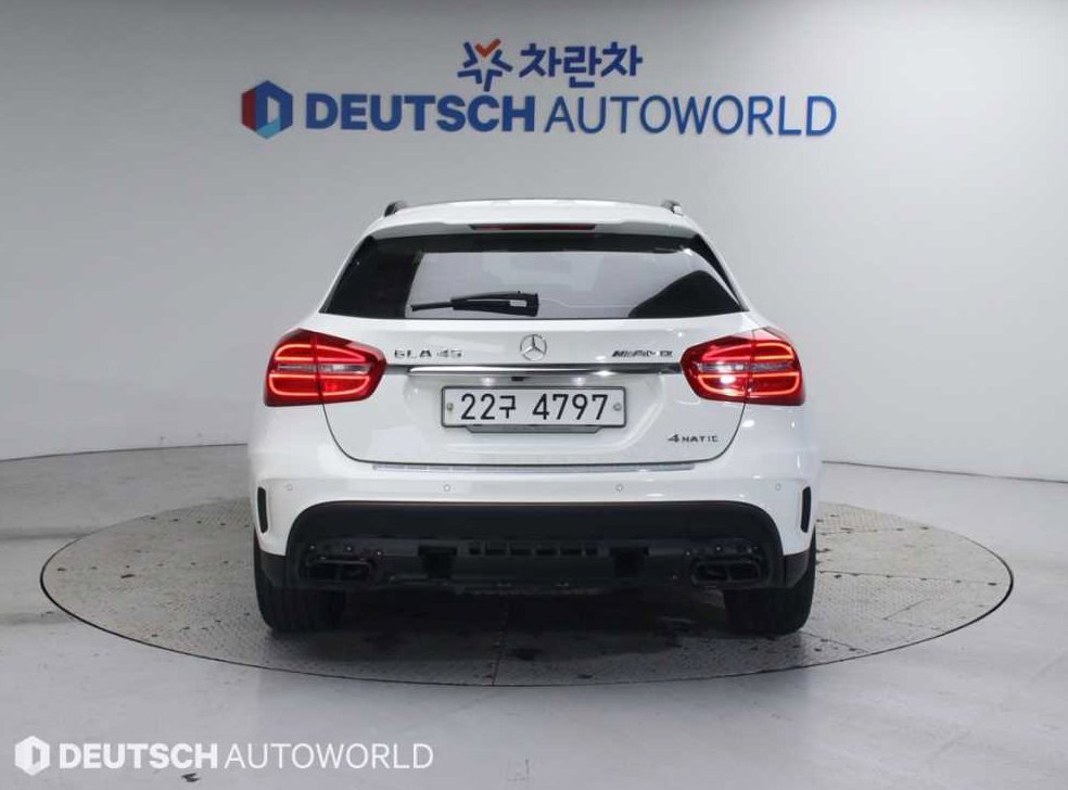 벤츠 GLA 클래스 GLA45 AMG 4MATIC 사진 4