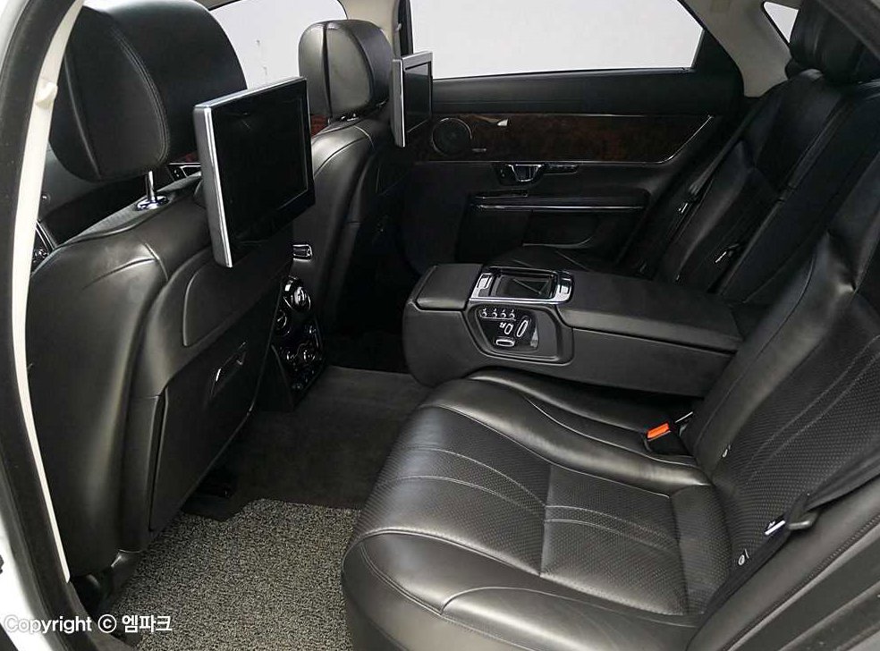재규어 XJ 3.0D 사진 11