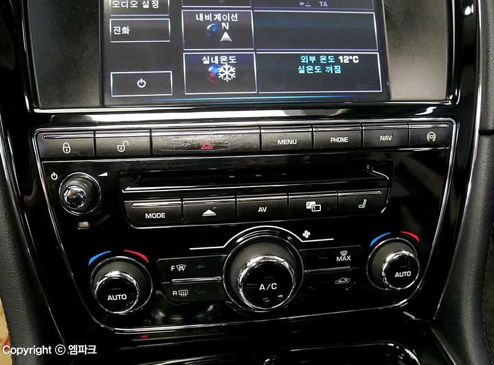 재규어 XJ 3.0D 사진 14