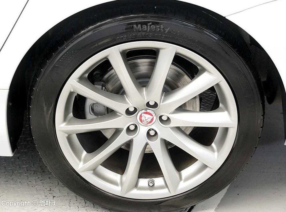 재규어 XJ 3.0D 사진 16