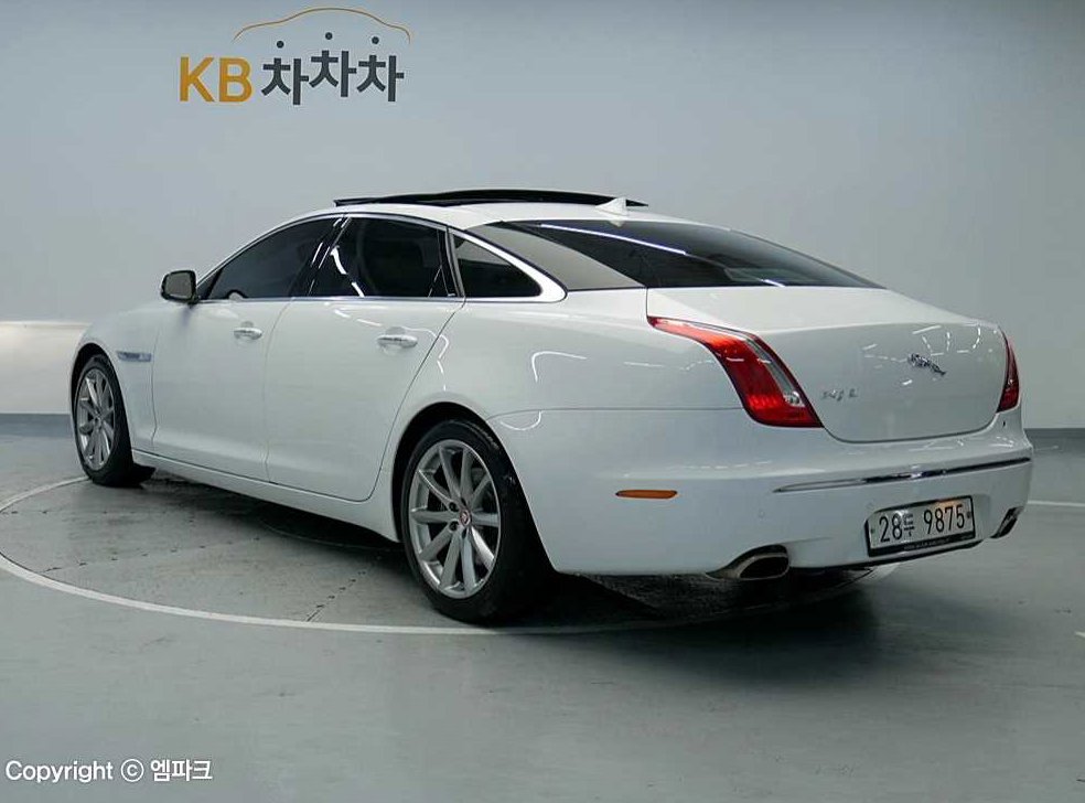 재규어 XJ 3.0D 사진 2