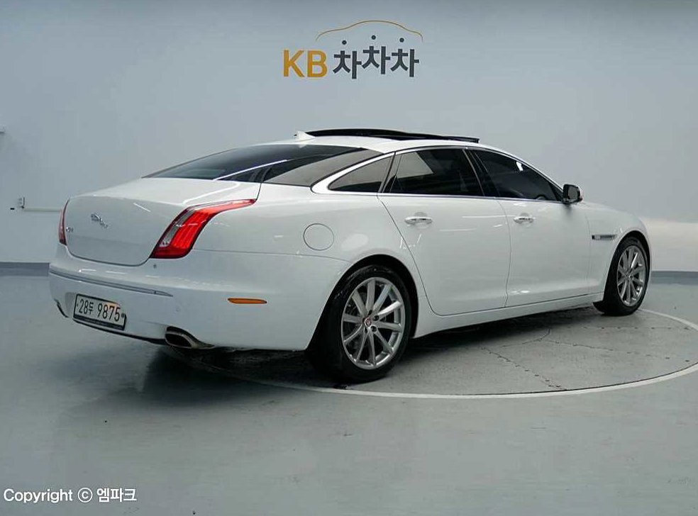 재규어 XJ 3.0D 사진 3