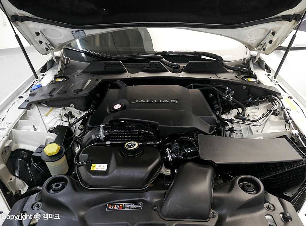 재규어 XJ 3.0D 사진 5