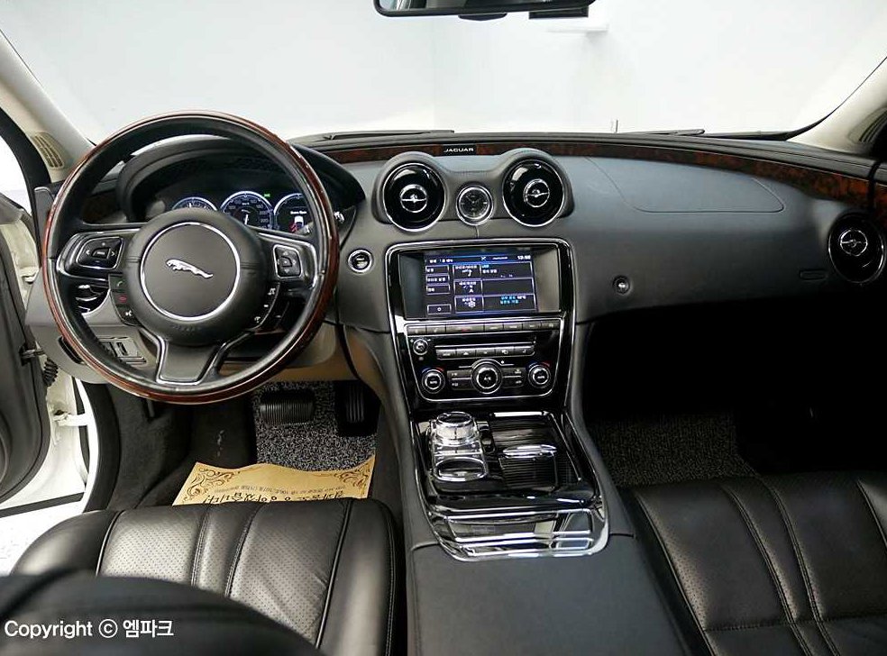 재규어 XJ 3.0D 사진 6