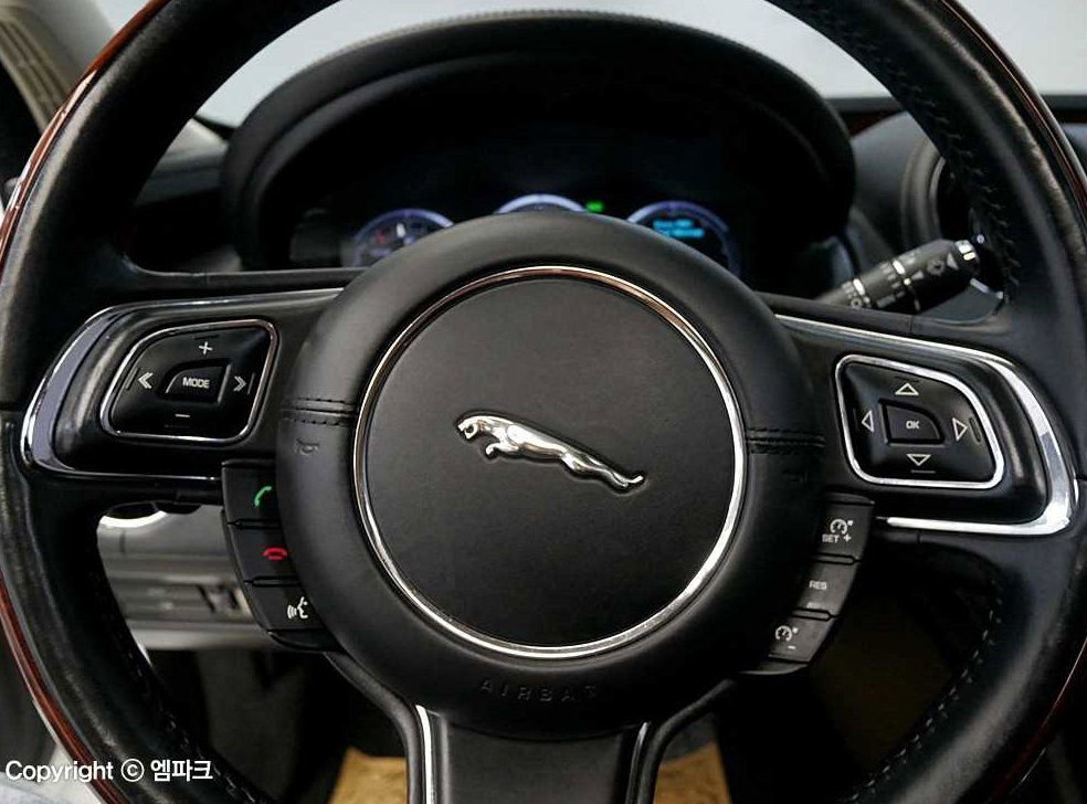 재규어 XJ 3.0D 사진 8