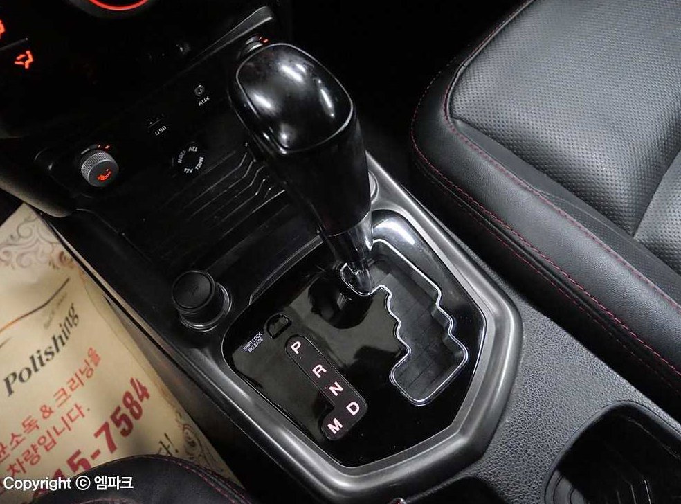KG모빌리티(쌍용)  티볼리 2WD 디젤 1.6 IX 사진 15