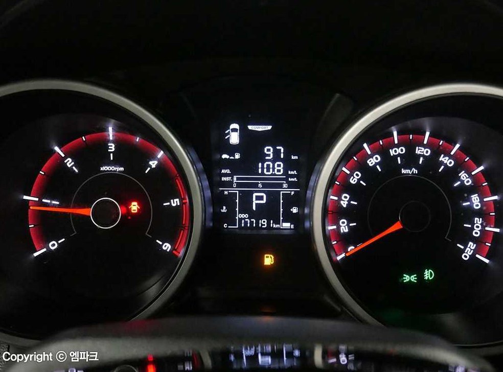 KG모빌리티(쌍용)  티볼리 2WD 디젤 1.6 IX 사진 7