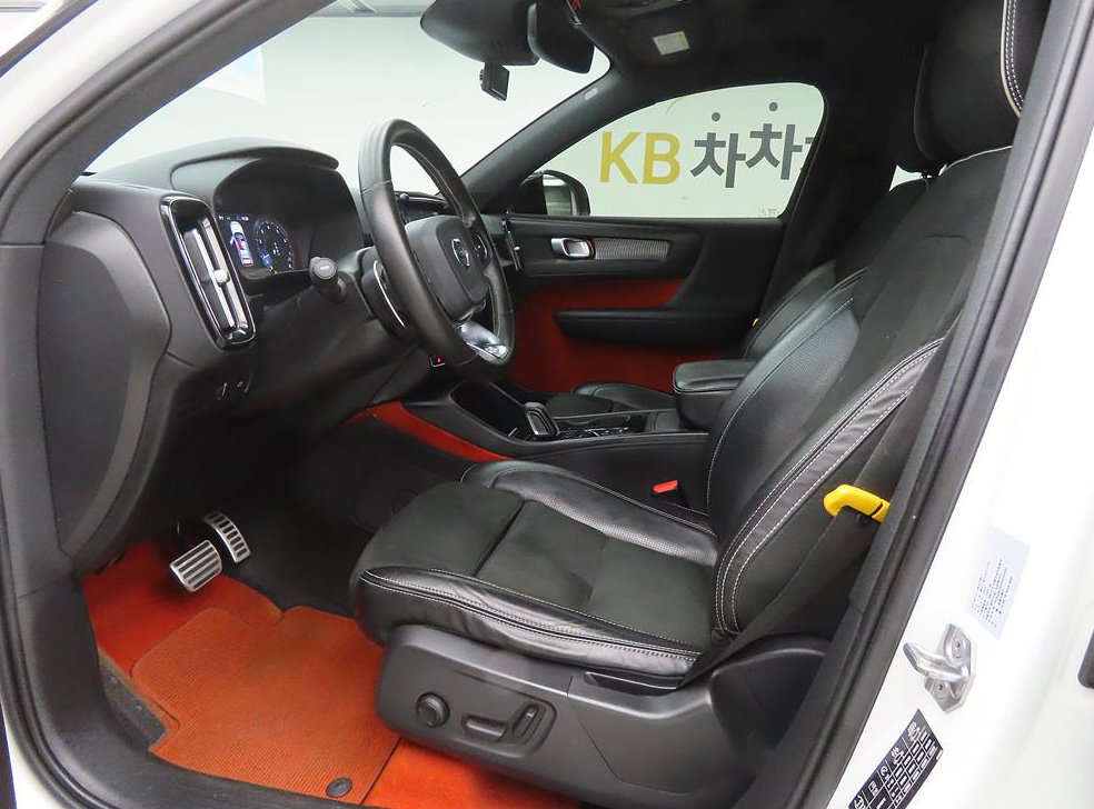 볼보 XC40 T4 4WD R-디자인 사진 5