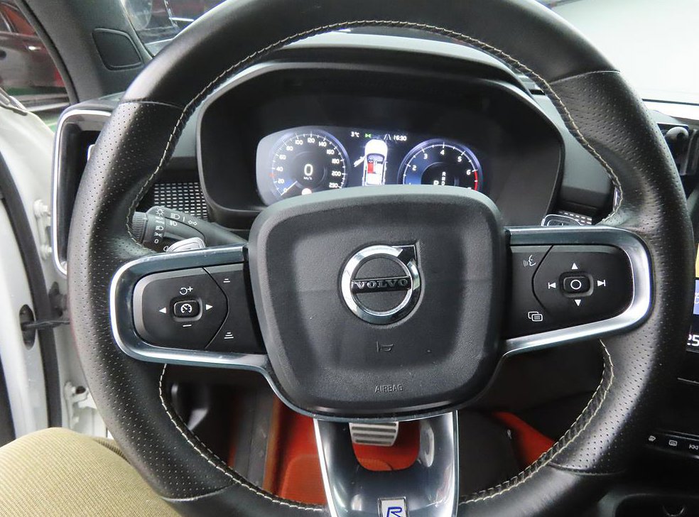볼보 XC40 T4 4WD R-디자인 사진 8