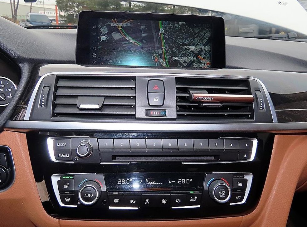 BMW 3시리즈 320i 럭셔리 사진 11