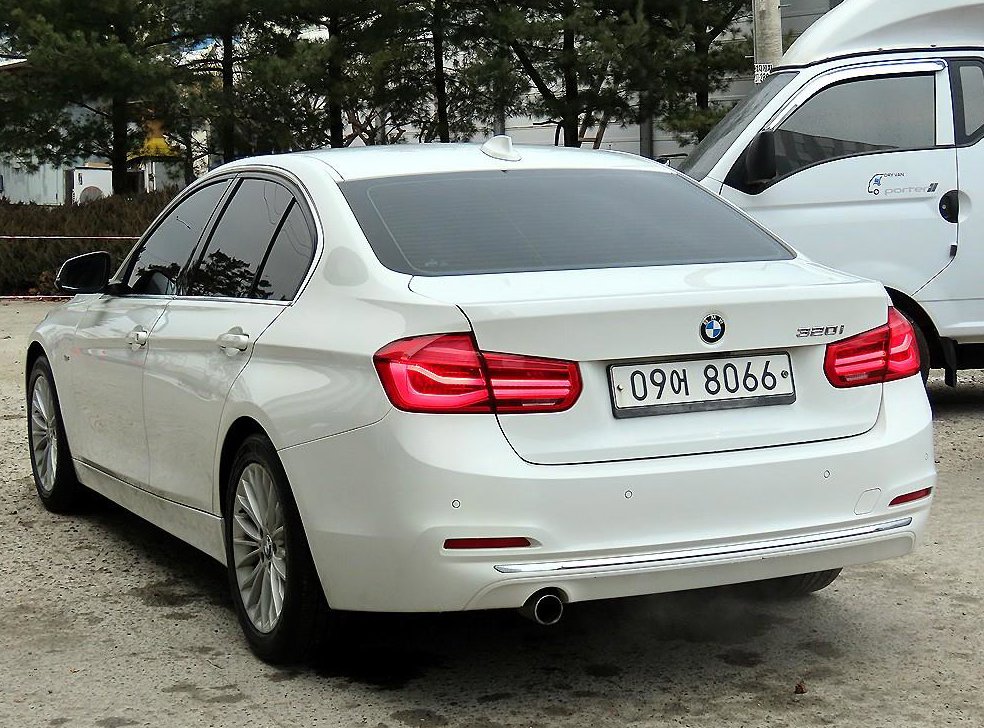 BMW 3시리즈 320i 럭셔리 사진 3