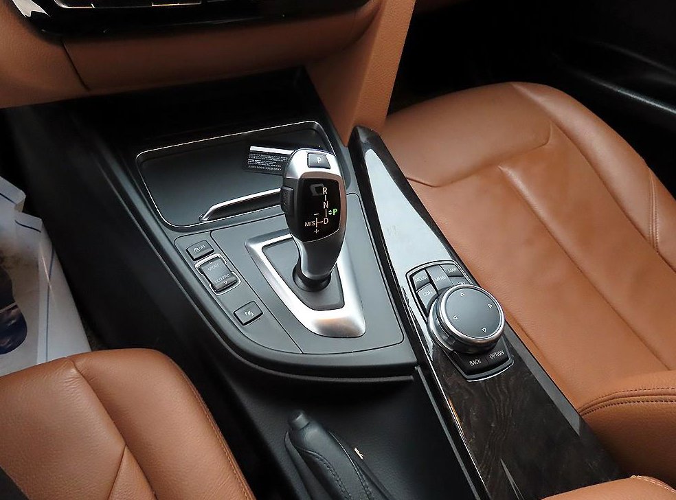 BMW 3시리즈 320i 럭셔리 사진 9