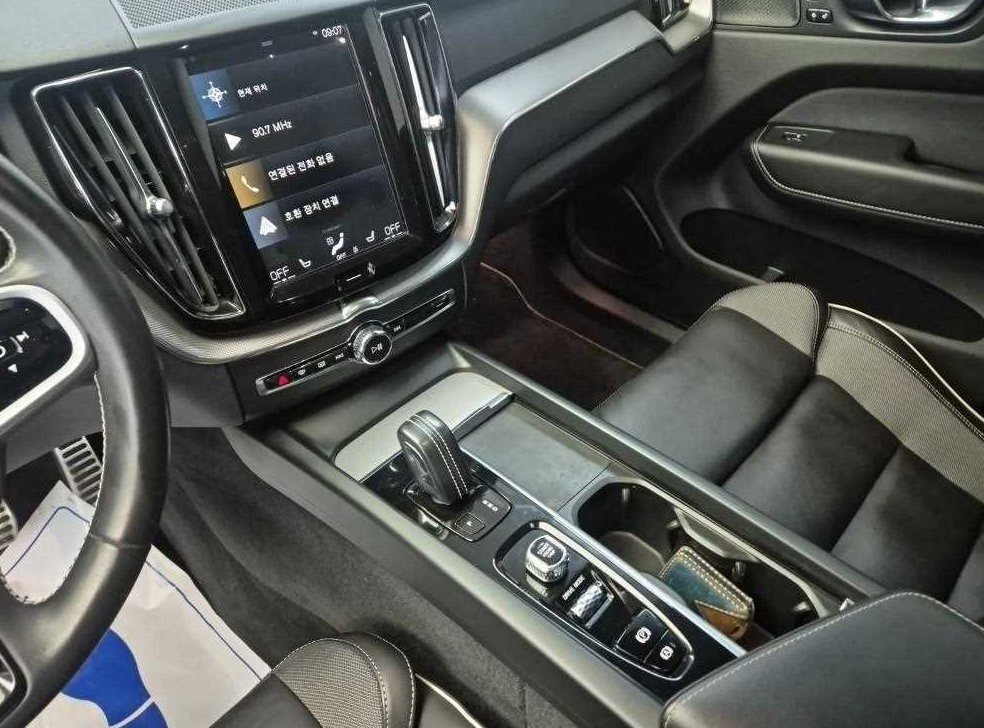 볼보 XC60 T8 AWD R-디자인 사진 10