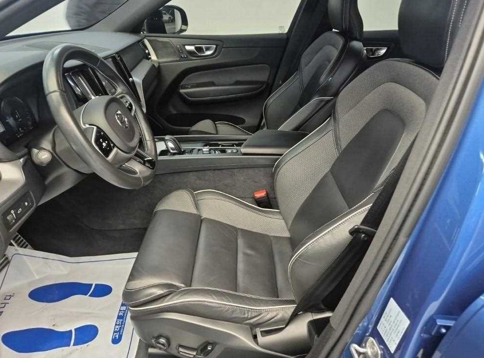 볼보 XC60 T8 AWD R-디자인 사진 11