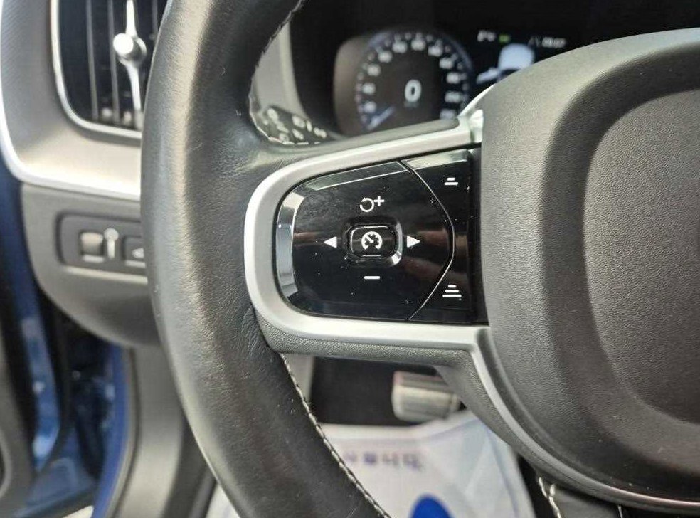 볼보 XC60 T8 AWD R-디자인 사진 16