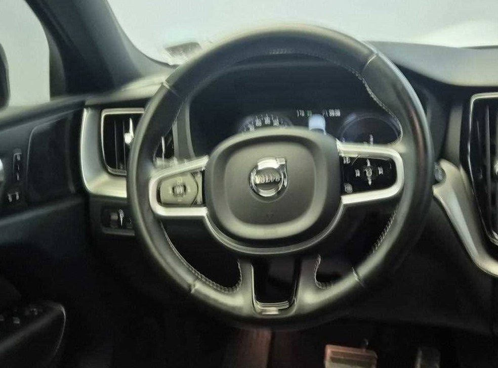 볼보 XC60 T8 AWD R-디자인 사진 9