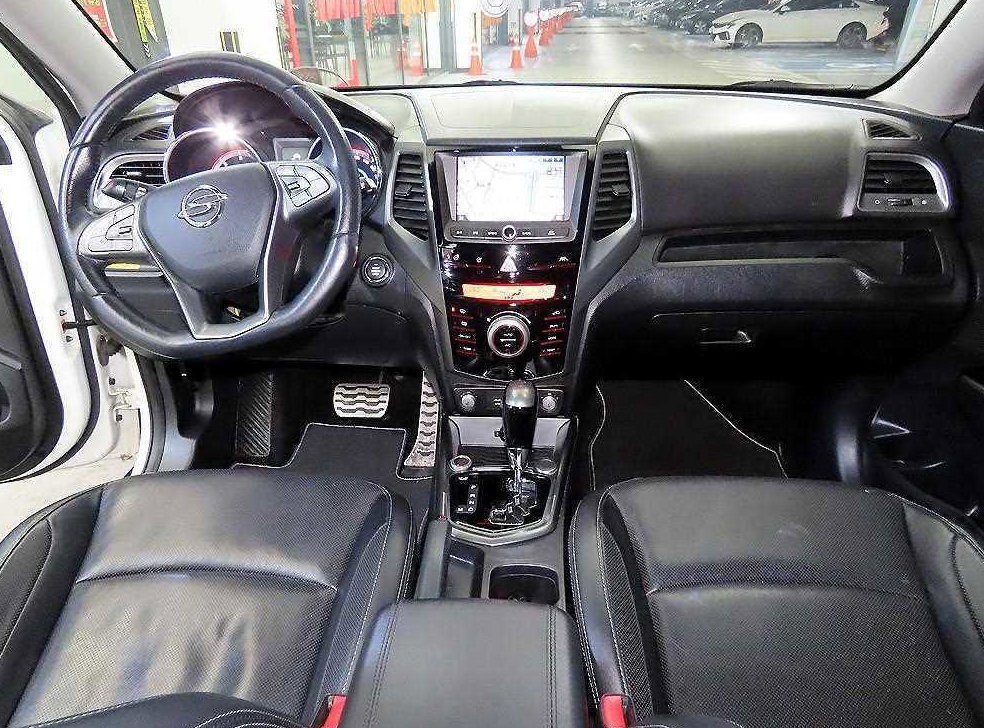 KG모빌리티(쌍용)  티볼리 4WD 디젤 LX 사진 10
