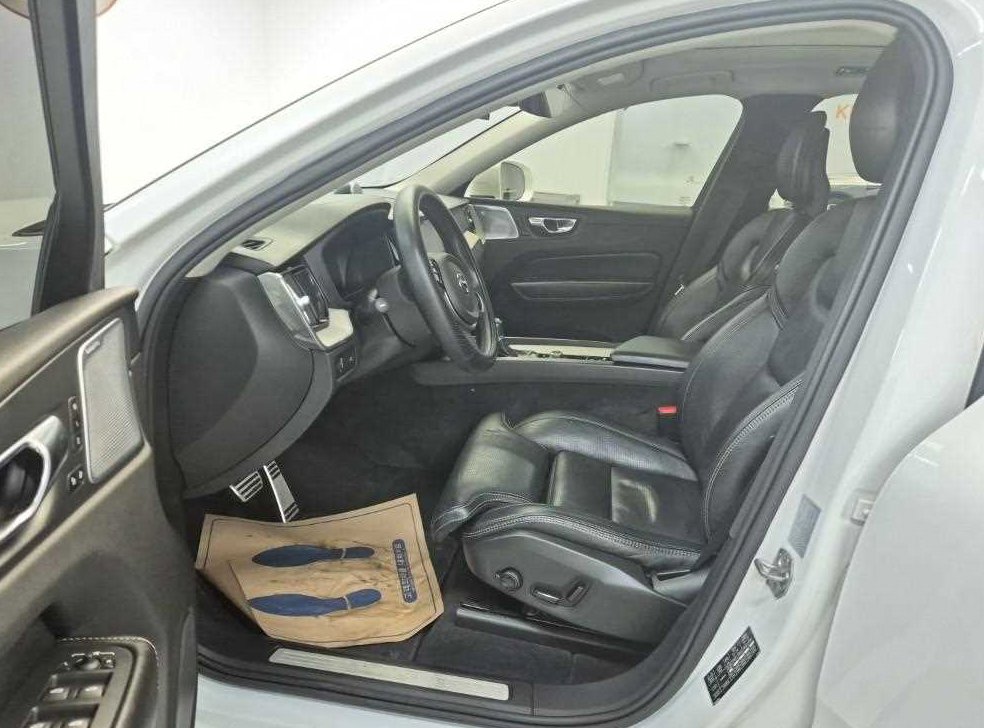 볼보 XC60 T6 AWD 인스크립션 사진 11