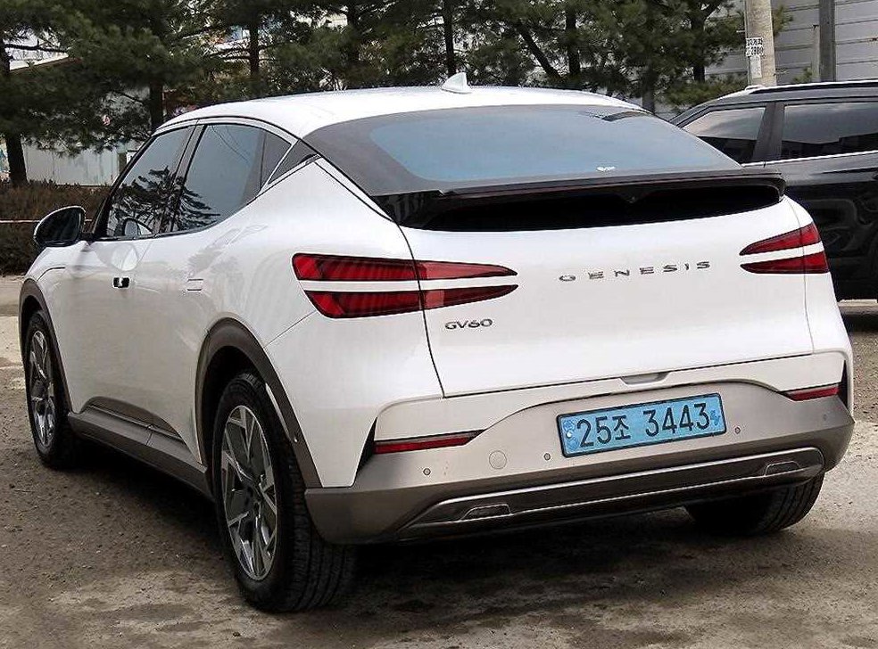 제네시스 GV60 스탠다드 2WD 사진 3