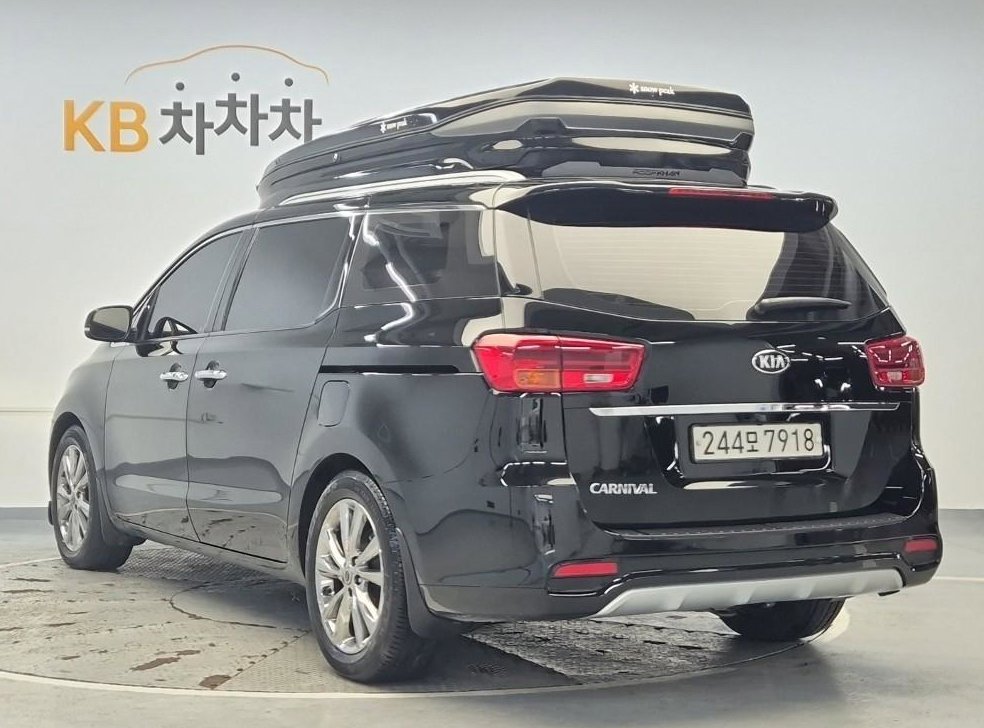 기아 카니발 가솔린 9인승 노블레스 스페셜 사진 2