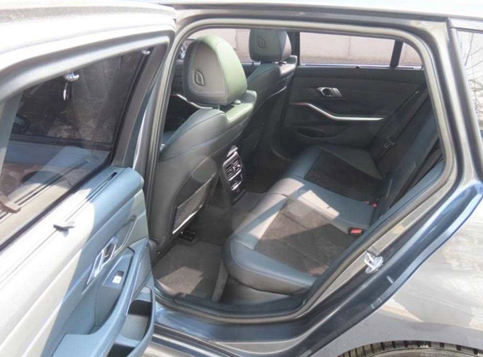 BMW 3시리즈 320d 투어링 M 스포츠 사진 14