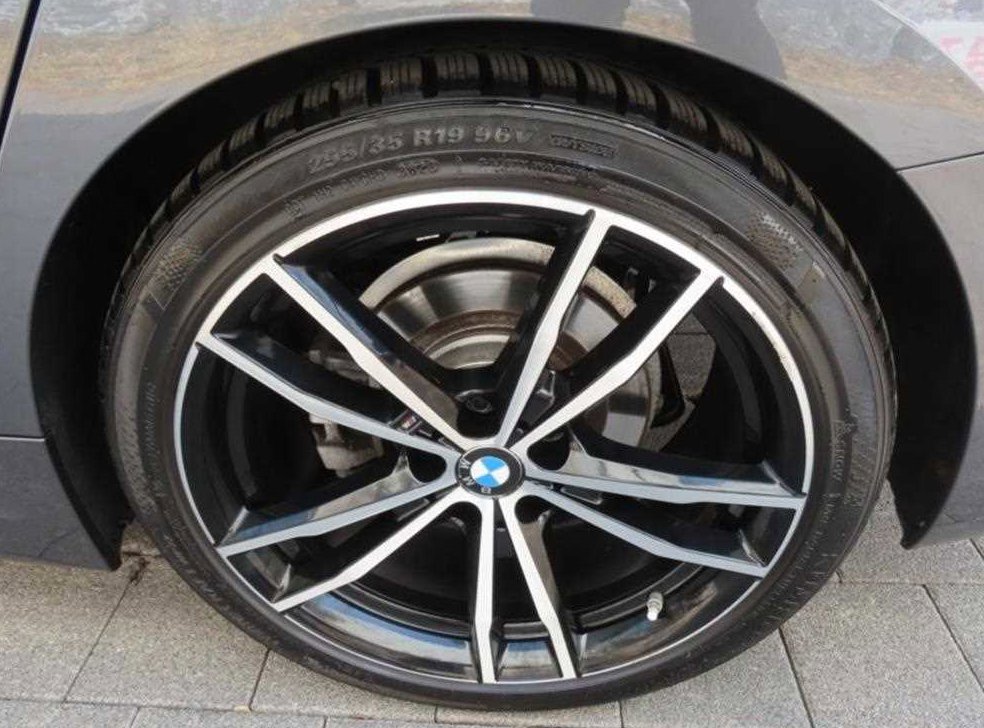 BMW 3시리즈 320d 투어링 M 스포츠 사진 17