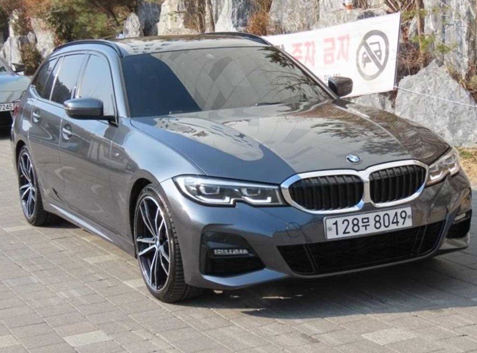 BMW 3시리즈 320d 투어링 M 스포츠 사진 2