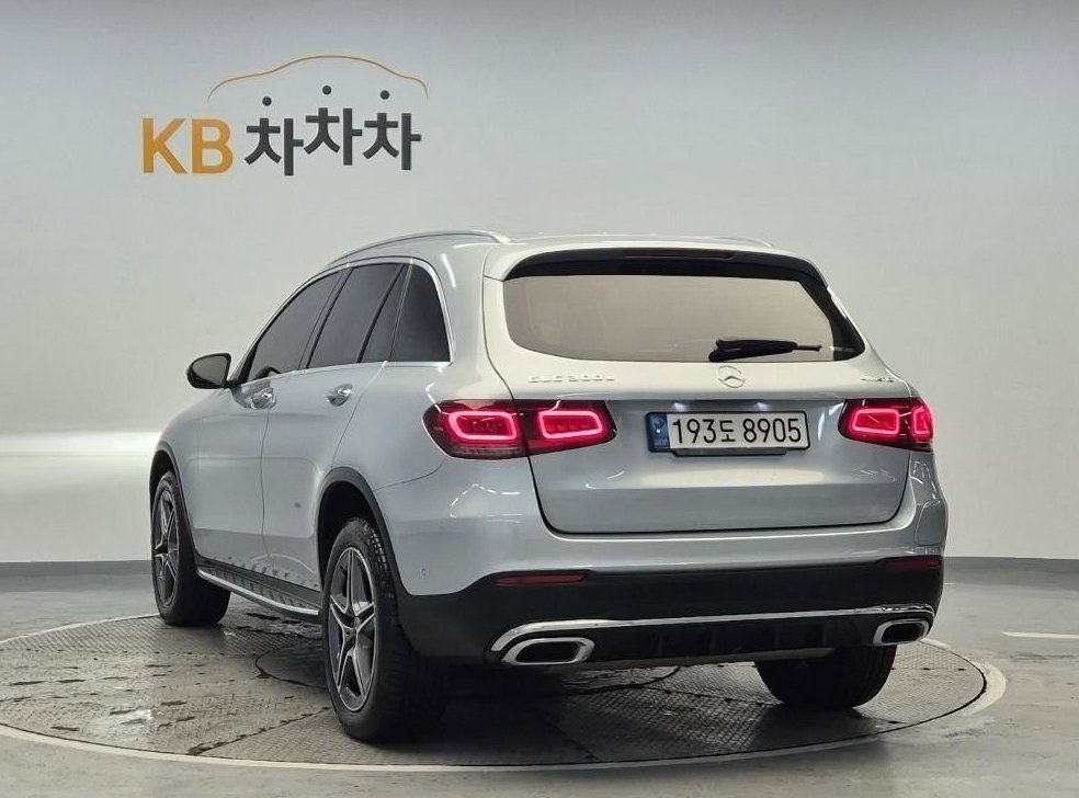 벤츠 GLC 클래스 GLC 300 e 4MATIC 사진 4