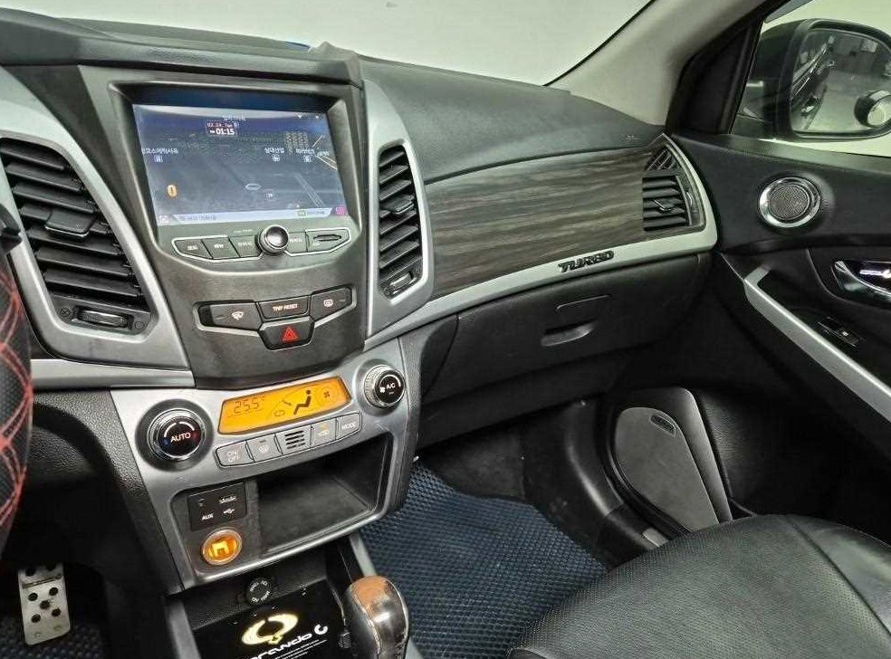 KG모빌리티(쌍용)  코란도 4WD 2.0 DX 사진 10