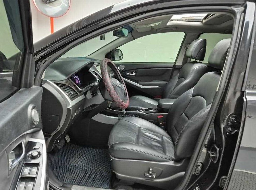KG모빌리티(쌍용)  코란도 4WD 2.0 DX 사진 11