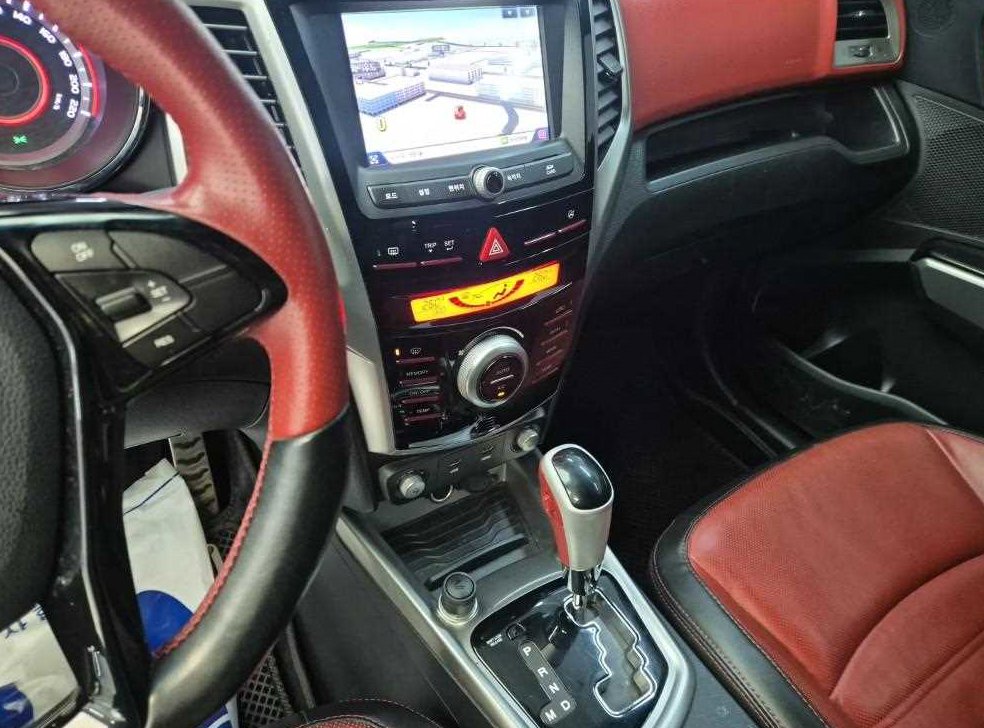 KG모빌리티(쌍용)  티볼리 디젤 2WD 1.6 LX 사진 10