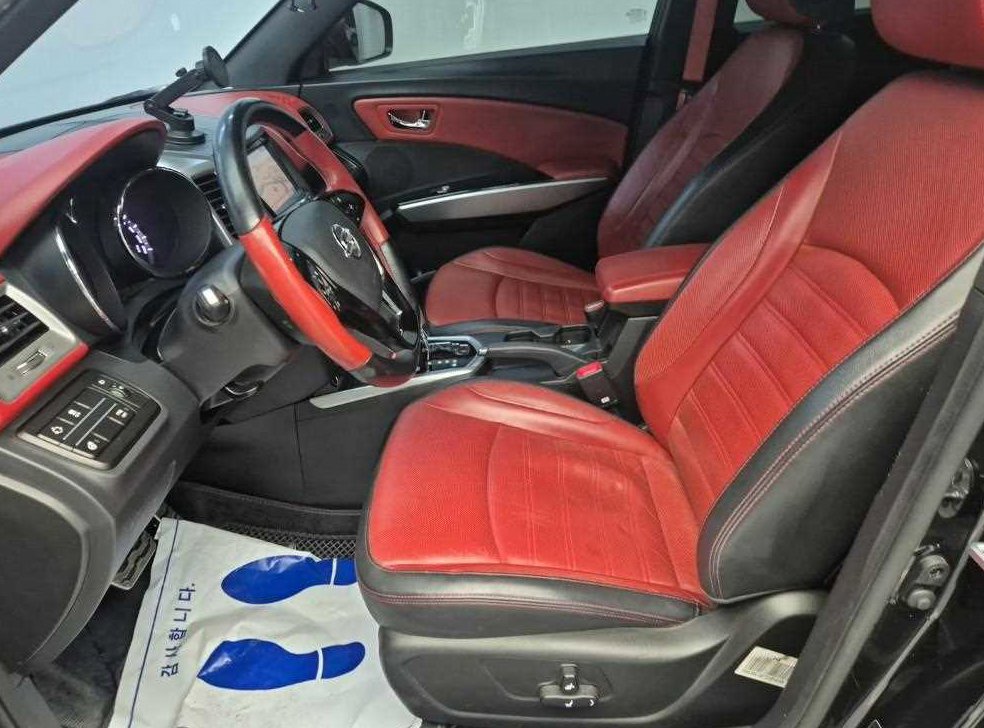 KG모빌리티(쌍용)  티볼리 디젤 2WD 1.6 LX 사진 11