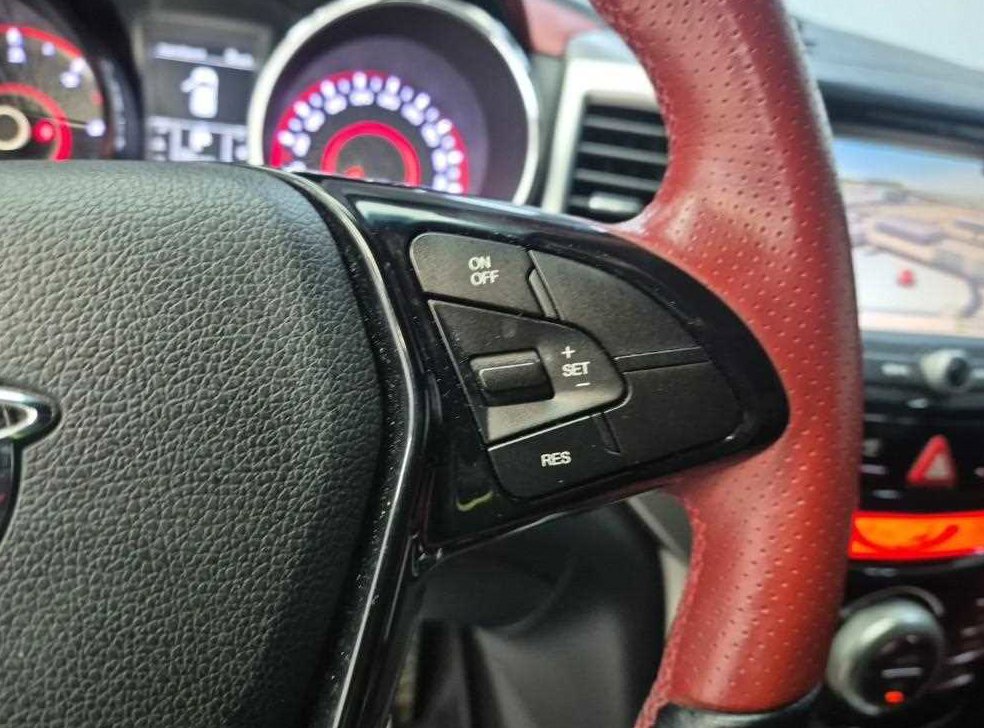 KG모빌리티(쌍용)  티볼리 디젤 2WD 1.6 LX 사진 16