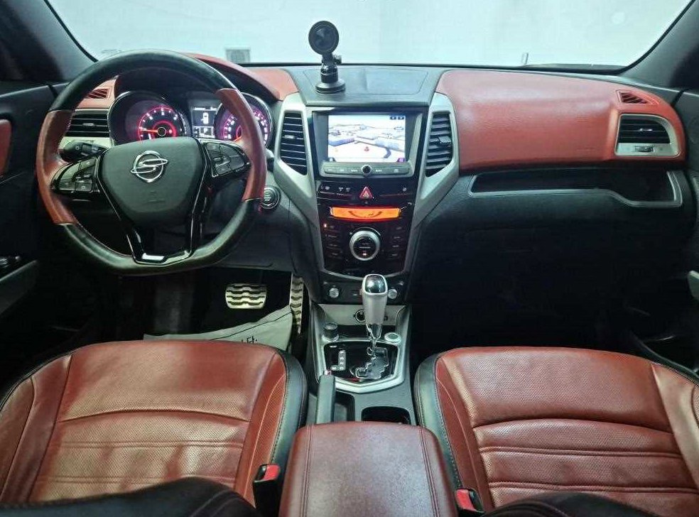 KG모빌리티(쌍용)  티볼리 디젤 2WD 1.6 LX 사진 7