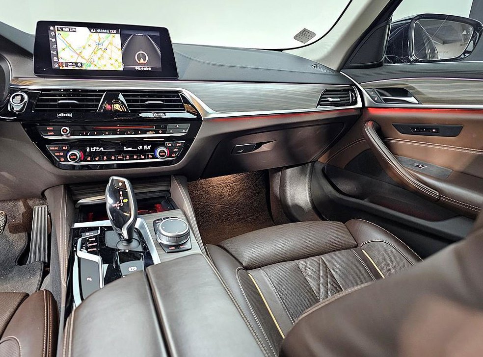 BMW 5시리즈 530i xDrive 럭셔리 플러스 사진 10