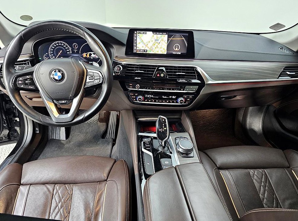 BMW 5시리즈 530i xDrive 럭셔리 플러스 사진 5