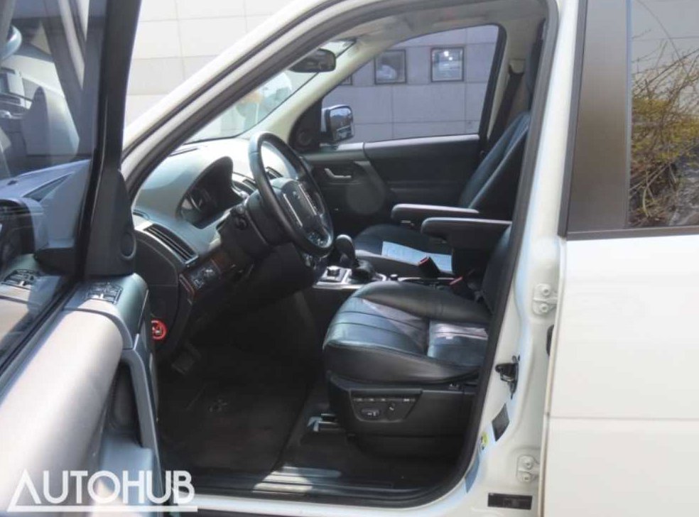 랜드로버 프리랜더 2.2 SD4 HSE 사진 14
