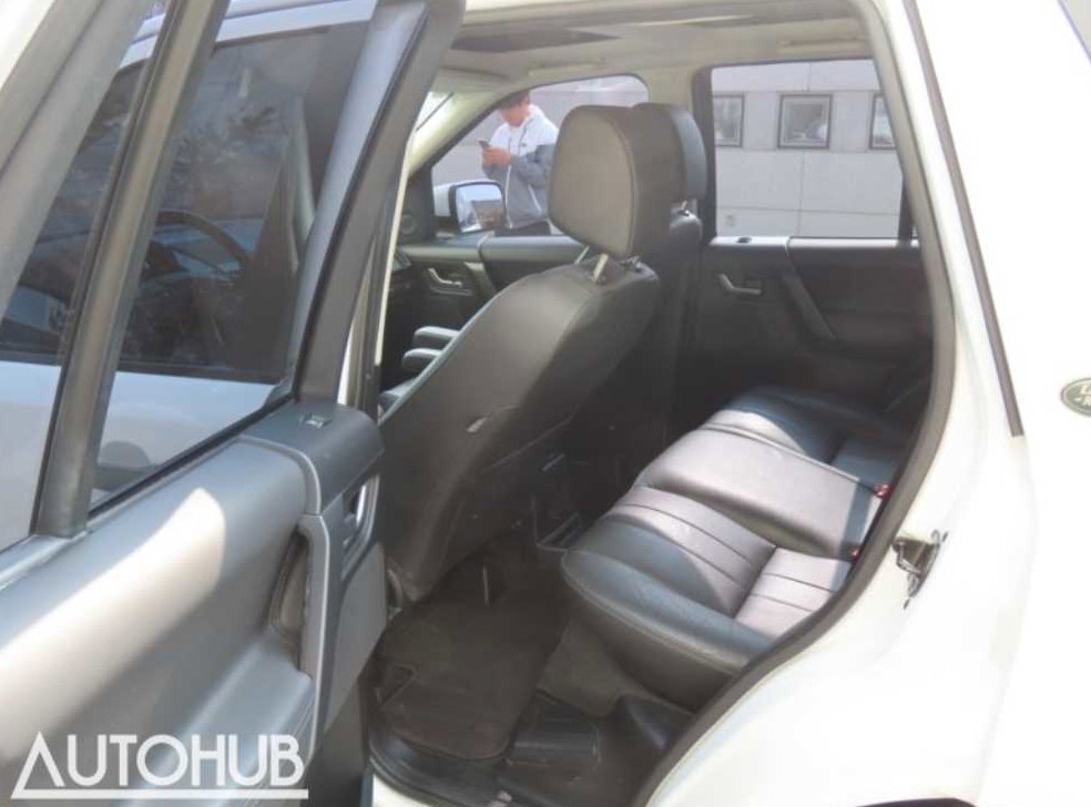 랜드로버 프리랜더 2.2 SD4 HSE 사진 15