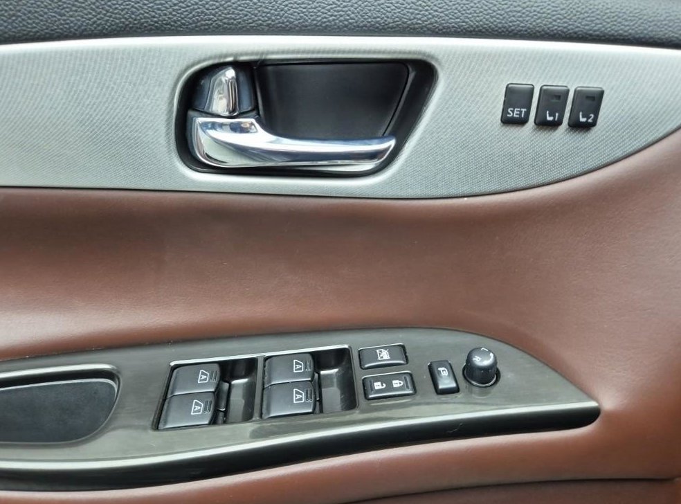 인피니티 QX 3.7 AWD 사진 13